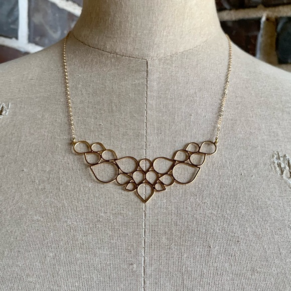 Jewelry - NWOT Necklace Delicate Gold Honeycomb